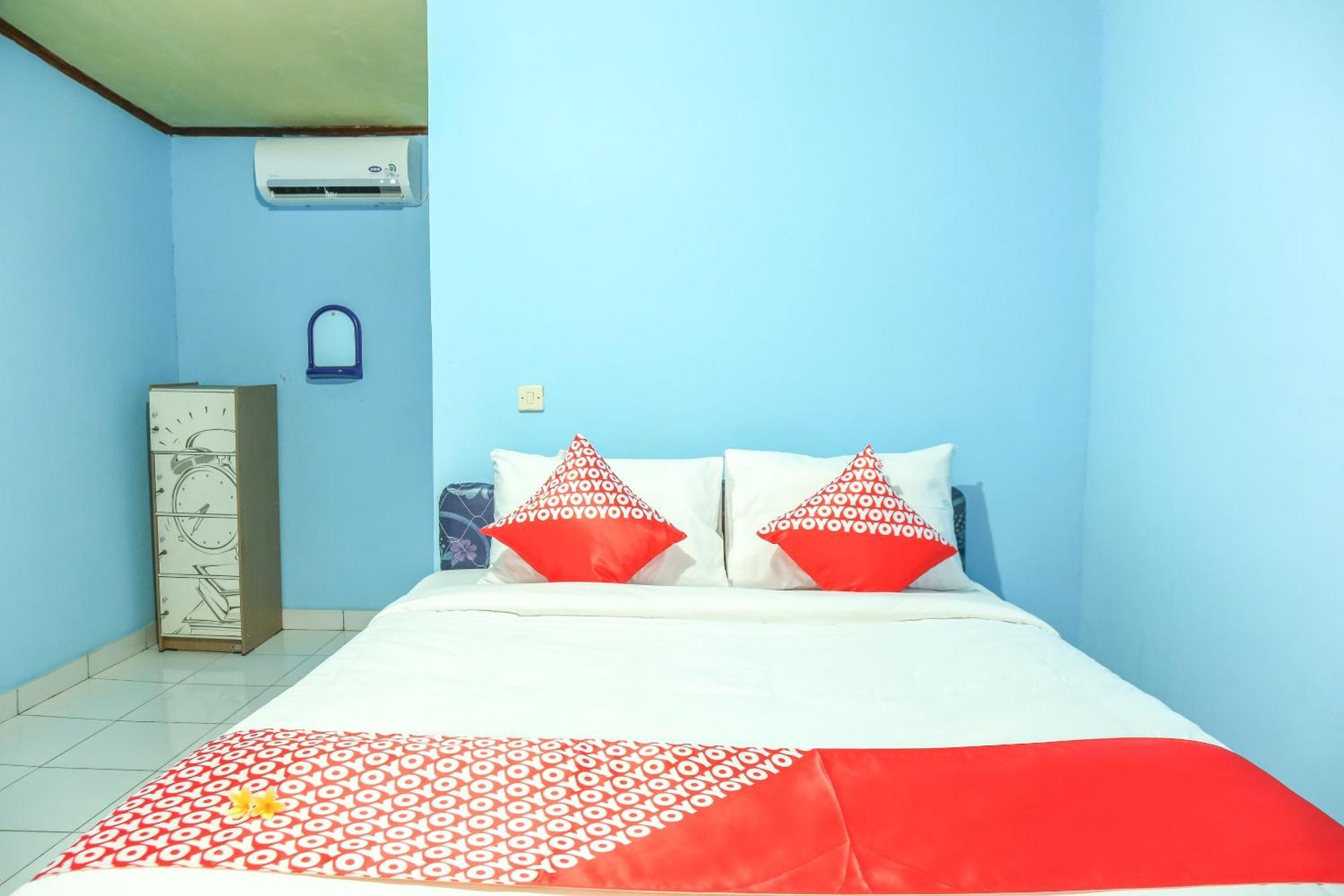 Oyo 1662 Zury Homestay Kuta  Екстер'єр фото